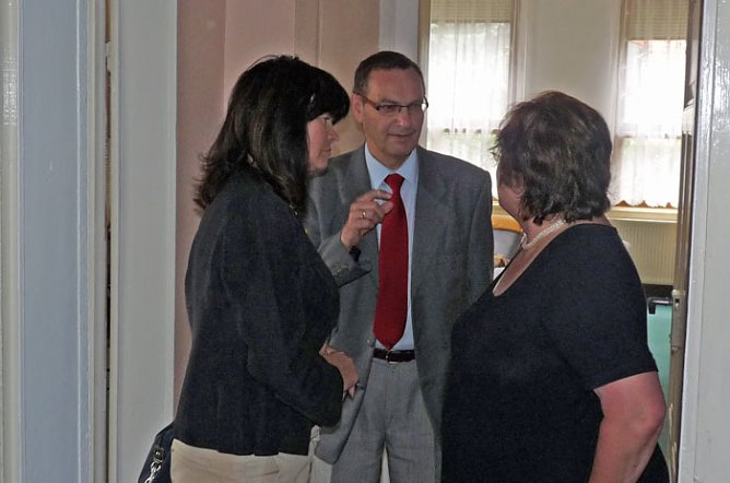 Zu Besuch im Frauenhaus (Foto: Karl-Heinz Herrmann) Zu Besuch im Frauenhaus (Foto: Karl-Heinz Herrmann)