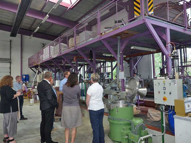 Auf Sommertour bei K-UTEC (Foto: Karl-Heinz Herrmann) Auf Sommertour bei K-UTEC (Foto: Karl-Heinz Herrmann)