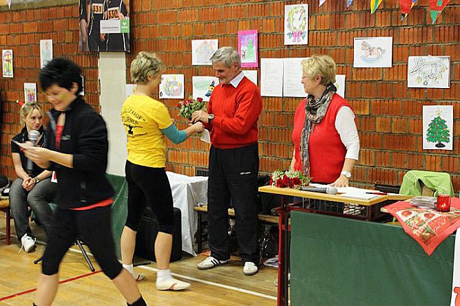 Jubiläums Weihnachtsturnen (1) (Foto: Karl-Heinz Herrmann) Jubiläums Weihnachtsturnen (1) (Foto: Karl-Heinz Herrmann)