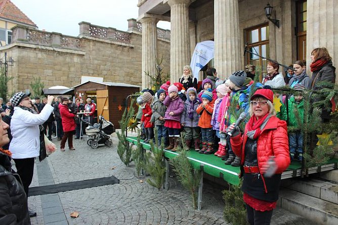 Weihnachtsmarkt gestartet (Foto: Karl-Heinz Herrmann) Weihnachtsmarkt gestartet (Foto: Karl-Heinz Herrmann)