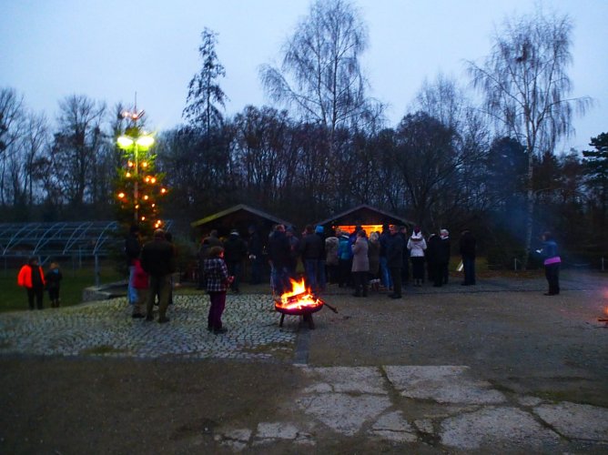 1. Weihnachtsmarkt in Wiedermuth war ein voller Erfolg (Foto: Privat) 1. Weihnachtsmarkt in Wiedermuth war ein voller Erfolg (Foto: Privat)