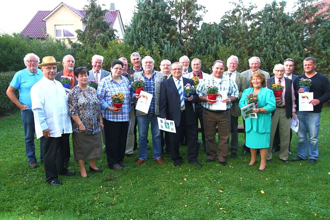 Vogelzüchter geehrt (Foto: Günter Herting) Vogelzüchter geehrt (Foto: Günter Herting)