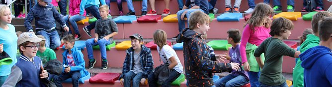 Sitzplatzrondell eingeweiht (Foto: Karl-Heinz Herrmann) Sitzplatzrondell eingeweiht (Foto: Karl-Heinz Herrmann)