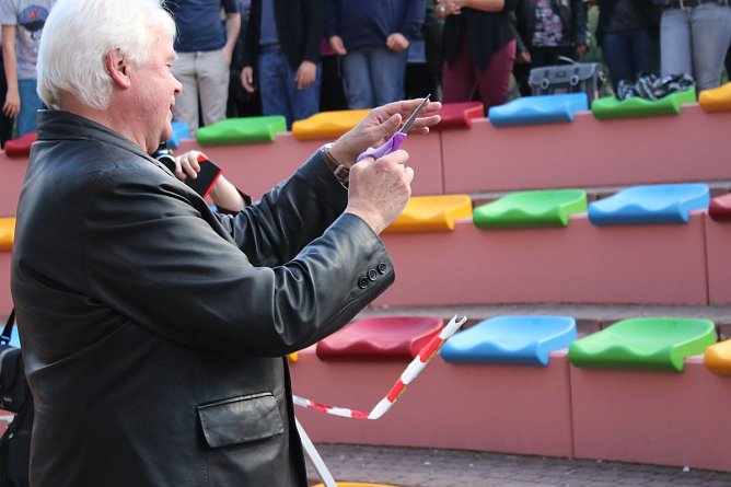 Sitzplatzrondell eingeweiht (Foto: Karl-Heinz Herrmann) Sitzplatzrondell eingeweiht (Foto: Karl-Heinz Herrmann)