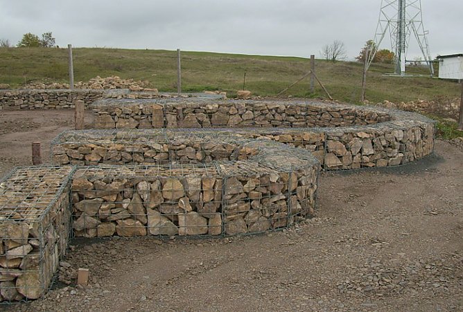 Gabionen auf dem Frauenberg (Foto: Karl-Heinz Herrmann) Gabionen auf dem Frauenberg (Foto: Karl-Heinz Herrmann)