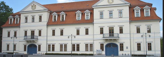 Landratsamt (Foto: Karl-Heinz Herrmann) Landratsamt (Foto: Karl-Heinz Herrmann)