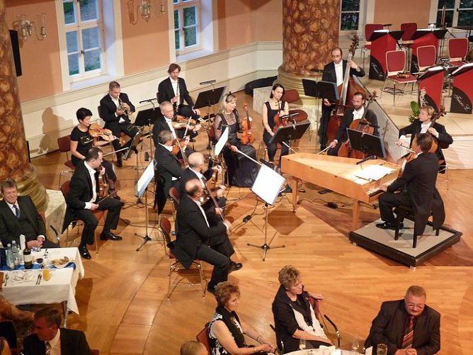 Sommernachtsball Sondershausen (Foto: Karl-Heinz Herrmann) Sommernachtsball Sondershausen (Foto: Karl-Heinz Herrmann)