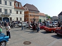 Oldtimer auf Markt (Foto: Karl-Heinz Herrmann)