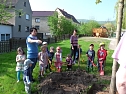 Baum gepflanzt und mehr (Foto: Karl-Heinz Herrmann) Baum gepflanzt und mehr (Foto: Karl-Heinz Herrmann)