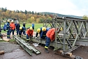 " Brückenbau im Thueringer Wald " (Foto: THW) " Brückenbau im Thueringer Wald " (Foto: THW)