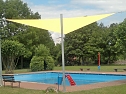 Sonnensegel f&uuml;r das Kinderplanschbecken (Foto: Marco Bartsch)