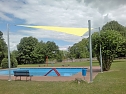 Sonnensegel f&uuml;r das Kinderplanschbecken (Foto: Marco Bartsch)