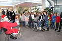 Weihnachtssingen in der Sparkasse (Foto: Karl-Heinz Herrmann) Weihnachtssingen in der Sparkasse (Foto: Karl-Heinz Herrmann)