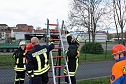 &Uuml;ber den Zaun gestiegen (Foto: kn und Jugendfeuerwehr SDH-Mitte)