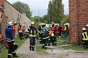 Am Gelände des Eisenbahnvereines in der Erfurter Straße / Am Petersenschacht fand am späten Nachmittag eine Rettungsgroßübung statt (<b>Update</b>)... Die diesjährigen Großübung fand in der Nähe des Hauptbahnhofs in Sondershausen statt. Alle drei Jahr steht so eine Großübung auf dem Plan. Waren es beim beim letzten Mal 30 Verletzte in einem Eisenbahnwaggon, waren dieses dieses Mal "nur" acht verl (Foto: Karl-Heinz Herrmann) Am Gelände des Eisenbahnvereines in der Erfurter Straße / Am Petersenschacht fand am späten Nachmittag eine Rettungsgroßübung statt (<b>Update</b>)... Die diesjährigen Großübung fand in der Nähe des Hauptbahnhofs in Sondershausen statt. Alle drei Jahr steht so eine Großübung auf dem Plan. Waren es beim beim letzten Mal 30 Verletzte in einem Eisenbahnwaggon, waren dieses dieses Mal "nur" acht verl (Foto: Karl-Heinz Herrmann)