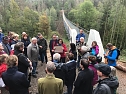 Einweihung Hängeseilbrücke (Foto: Landratsamt Kyffhäuserkreis) Einweihung Hängeseilbrücke (Foto: Landratsamt Kyffhäuserkreis)