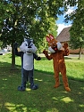 Strohspielplatz mit Wolf und Hase (Foto: privat) Strohspielplatz mit Wolf und Hase (Foto: privat)