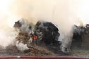 Heuballen in Sondershausen in Flammen (Foto: S.Dietzel) Heuballen in Sondershausen in Flammen (Foto: S.Dietzel)