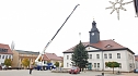 Weihnachtstanne wird von dem Frankenhäuser Rathaus aufgestellt (Foto: Stadtmarketing Bad Frankenhausen) Weihnachtstanne wird von dem Frankenhäuser Rathaus aufgestellt (Foto: Stadtmarketing Bad Frankenhausen)