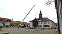 Weihnachtstanne wird von dem Frankenhäuser Rathaus aufgestellt (Foto: Stadtmarketing Bad Frankenhausen) Weihnachtstanne wird von dem Frankenhäuser Rathaus aufgestellt (Foto: Stadtmarketing Bad Frankenhausen)