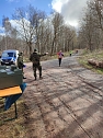 Der Weg ist das Ziel und manchmal ist das Zwischenziel ein Verpflegungsstand. Davon hatten die Soldatinnen und Soldaten der Kyffhäuser-Kaserne einige entlang der Strecken eingerichtet (Foto: Marco Müller) Der Weg ist das Ziel und manchmal ist das Zwischenziel ein Verpflegungsstand. Davon hatten die Soldatinnen und Soldaten der Kyffhäuser-Kaserne einige entlang der Strecken eingerichtet (Foto: Marco Müller)