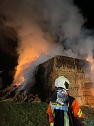 Brennende Strohballen bei Donndorf (Foto: Feuerwehr Donndorf/Silvio Dietzel)
