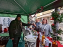 Beim Glühweinzauber konnten sich Besucher durch viele Glühweinspezialitäten probieren (Foto: Janine Skara) Beim Glühweinzauber konnten sich Besucher durch viele Glühweinspezialitäten probieren (Foto: Janine Skara)