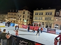 Bis in die Abendstunden war die Eisbahn am Rathaus Besuchermagnet (Foto: Janine Skara) Bis in die Abendstunden war die Eisbahn am Rathaus Besuchermagnet (Foto: Janine Skara)