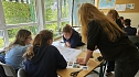 Mit Hilfe von Landschaftsplanern und Architekten erörterten Schüler aus Heldrungen, wie sie ihre Schule klimaresilienter machen können. (Foto: IBKM) Mit Hilfe von Landschaftsplanern und Architekten erörterten Schüler aus Heldrungen, wie sie ihre Schule klimaresilienter machen können. (Foto: IBKM)