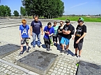 Die Erinngerung wach halten - die Jugendlichen des Diakonieverbandes Bad Frankenhausen besuchten auch dieses Jahr wieder die Gedenkst&auml;tte Auschwitz (Foto: Karina Krausholz)