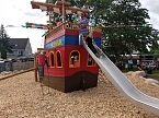 Riesiges Playmobil-Aktivschiff in der Kita Sonnenk&auml;fer wurde geentert! (Foto: Stadt Greu&szlig;en)