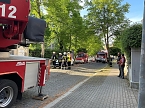 Bild: Sondersh&auml;user Feuerwehr &uuml;bt den Ernstfall (Foto: Marko Zelmer)