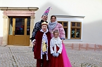 Ein bunter Karnevalszug zog sich am Rosenmontag durch Sondershausen (Foto: Eva Maria Wiegand)