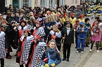 Ein bunter Karnevalszug zog sich am Rosenmontag durch Sondershausen (Foto: Eva Maria Wiegand)