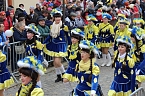 Ein bunter Karnevalszug zog sich am Rosenmontag durch Sondershausen (Foto: Eva Maria Wiegand)