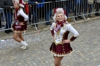 Ein bunter Karnevalszug zog sich am Rosenmontag durch Sondershausen (Foto: Eva Maria Wiegand)