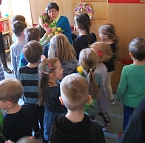 Kerstin Stolberg ist sichtlich bewegt bei der Verabschiedung von "IHREN Kindern" (Foto: Katrin Milde)