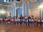 Die Tänzer und Tänzerinnen im Blauen Saal in Sondershausen (Foto: Tanzstudio Radeva) Die Tänzer und Tänzerinnen im Blauen Saal in Sondershausen (Foto: Tanzstudio Radeva)