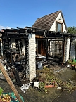 Carport stand in Flammen (Foto: Feuerwehr Heldrungen/Silvio Dietzel )
