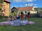 Picknick und Performance - die CircusMühle Kelbra lud am Wochenende zum gemütlichen Beisammensein (Foto: sha) Picknick und Performance - die CircusMühle Kelbra lud am Wochenende zum gemütlichen Beisammensein (Foto: sha)