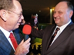 Bild: Helmut Peters 50. Helmut Peter und sein Lieblingsb&auml;cker (Foto: nnz)