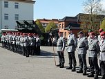 Fahnenband verliehen (Foto: Karl-Heinz Herrmann)