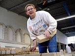Lars Heiden vom Güllmaer-Bau Roßleben beim Mauern (Foto: Hans-Jürgen Schmidt) Lars Heiden vom Güllmaer-Bau Roßleben beim Mauern (Foto: Hans-Jürgen Schmidt)