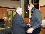Ehrengabe erhalten (Foto: Karl-Heinz Herrmann) Ehrengabe erhalten (Foto: Karl-Heinz Herrmann)