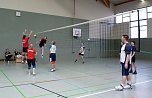 Volleyballer unter sich (Foto: Karl-Heinz Herrmann)