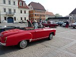 Oldtimer auf Markt (Foto: Karl-Heinz Herrmann)