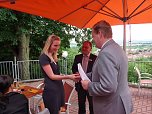 Auszeichnung am Weinberg (Foto: Karl-Heinz Herrmann) Auszeichnung am Weinberg (Foto: Karl-Heinz Herrmann)