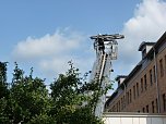 Gro&szlig;einsatz am Krankenhaus (Foto: Karl-Heinz Herrmann)