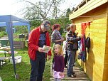 Spielenachmittag in Gartenanlage (Foto: T. Leipold)