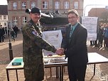 Patenschaft besiegelt (Foto: Bundeswehr) Patenschaft besiegelt (Foto: Bundeswehr)